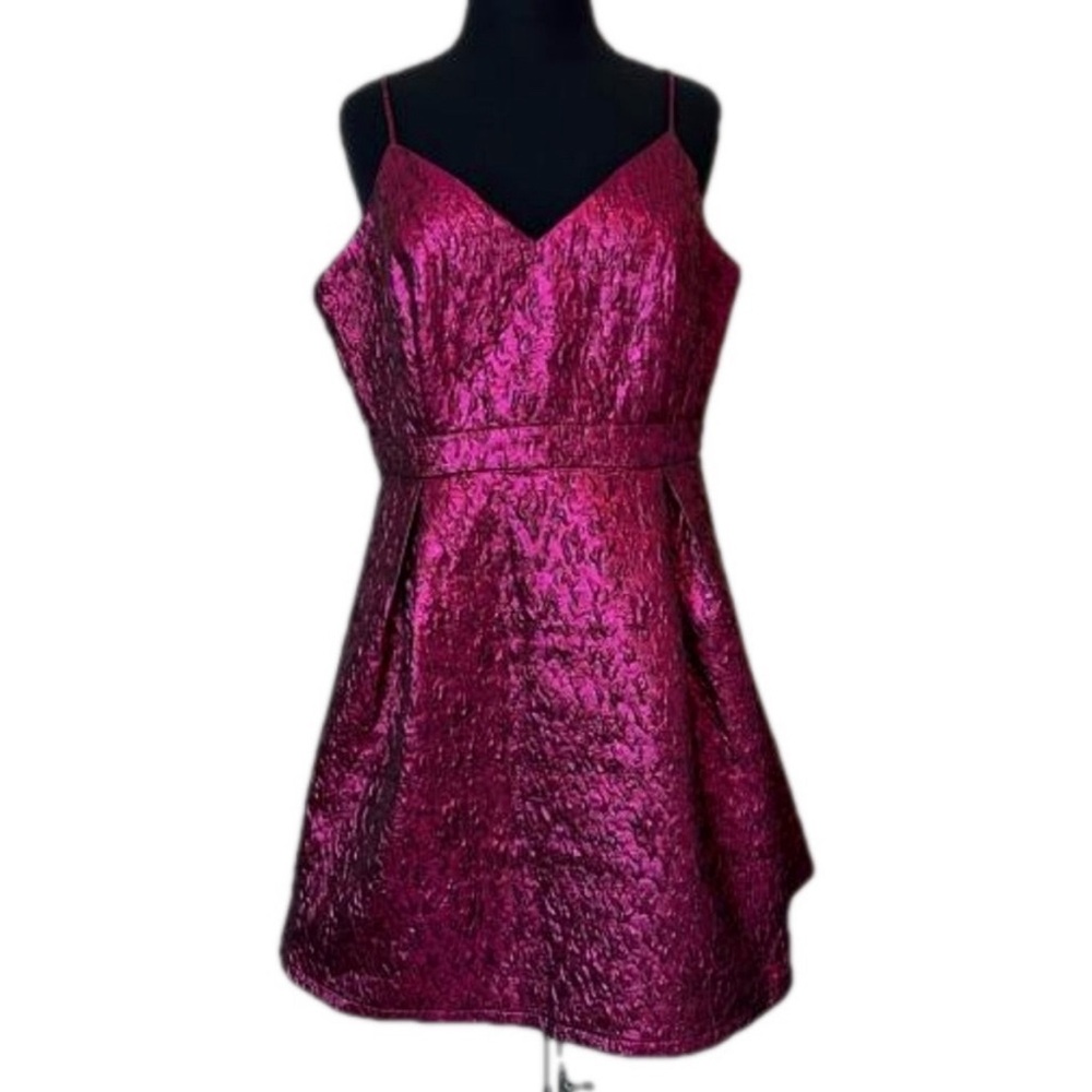 Lulu's Spin the Night Metallic Jacquard Mini Dress
Sleeveless Magenta NEW Sz XL